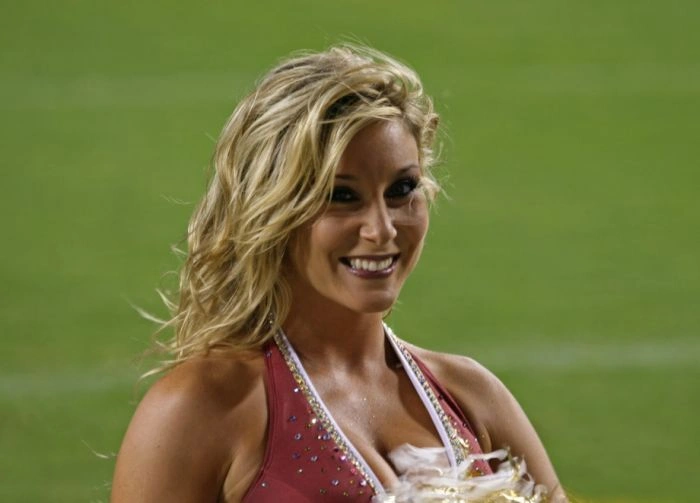 Дівчата з групи підтримки команди Redskins (75 фото) – фото 6