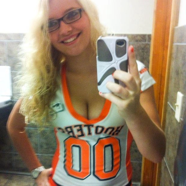 Дівчата з ресторану Hooters в Instagram (69 фото) – фото 3