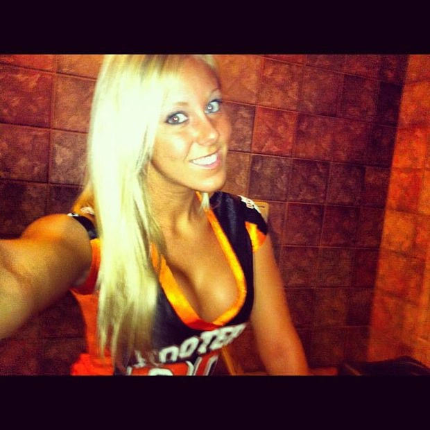 Дівчата з ресторану Hooters в Instagram (69 фото) – фото 14