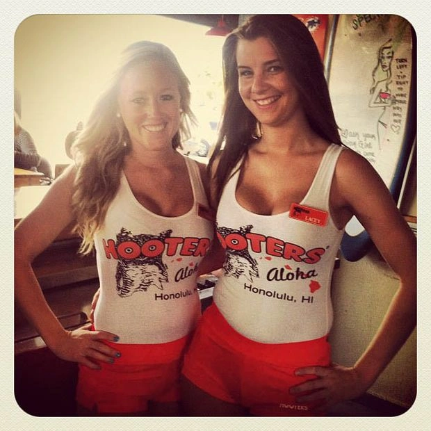 Дівчата з ресторану Hooters в Instagram (69 фото) – фото 16