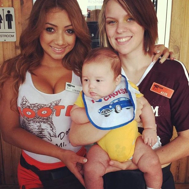 Дівчата з ресторану Hooters в Instagram (69 фото) – фото 17