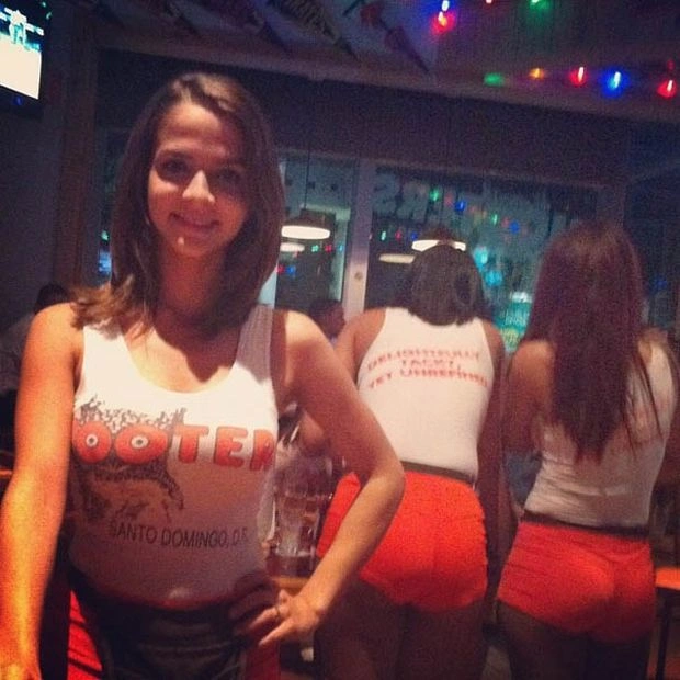 Дівчата з ресторану Hooters в Instagram (69 фото) – фото 22