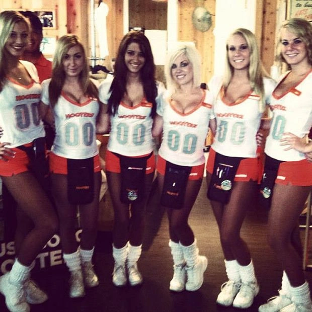 Дівчата з ресторану Hooters в Instagram (69 фото) – фото 39