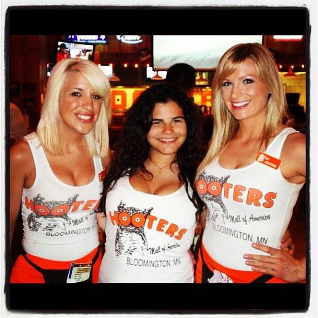 Дівчата з ресторану Hooters в Instagram (69 фото) – фото 52