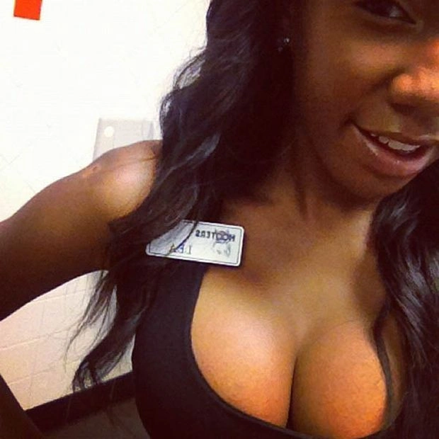 Дівчата з ресторану Hooters в Instagram (69 фото) – фото 56