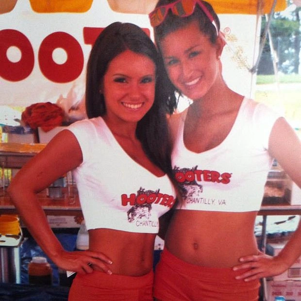 Дівчата з ресторану Hooters в Instagram (69 фото) – фото 61