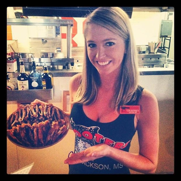 Дівчата з ресторану Hooters в Instagram (69 фото) – фото 62