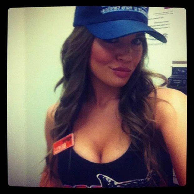 Дівчата з ресторану Hooters в Instagram (69 фото) – фото 67