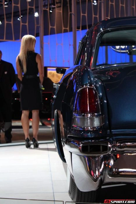 Гарні дівчата з автовиставки в Лос-Анджелесі (36 фото) – фото 10