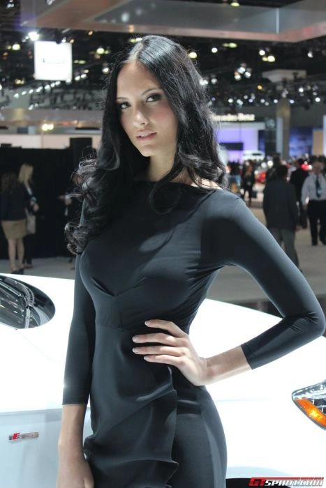 Гарні дівчата з автовиставки в Лос-Анджелесі (36 фото) – фото 14