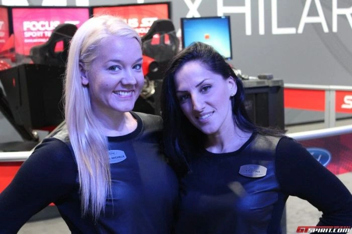 Гарні дівчата з автовиставки в Лос-Анджелесі (36 фото) – фото 27