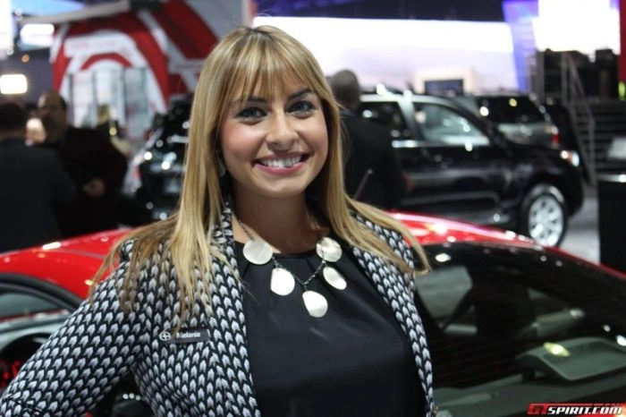 Гарні дівчата з автовиставки в Лос-Анджелесі (36 фото) – фото 36