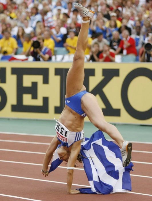 Відверті пози привабливих спортсменок (50 фото) – фото 19