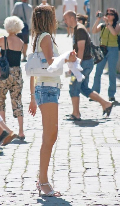 Дівчата, з якими можна познайомитися на вулиці (31 фото) – фото 14