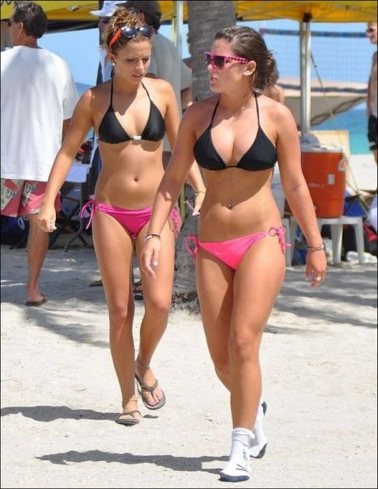 Гарні дівчата засмагають (43 фото) – фото 9