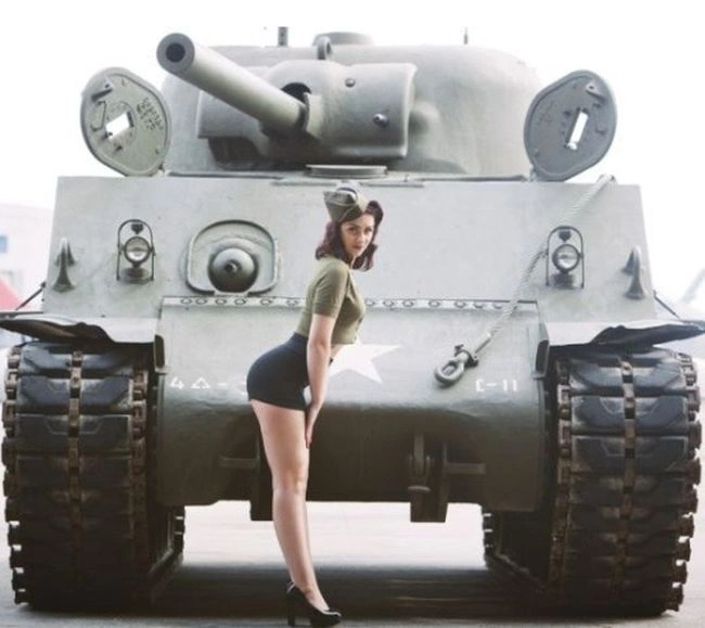 Спокусливі красуні в стилі Пін-Ап (57 фото) – фото 47