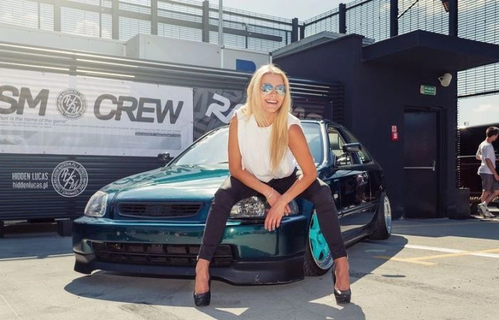 Дівчата та автомобілі (70 фото) – фото 55