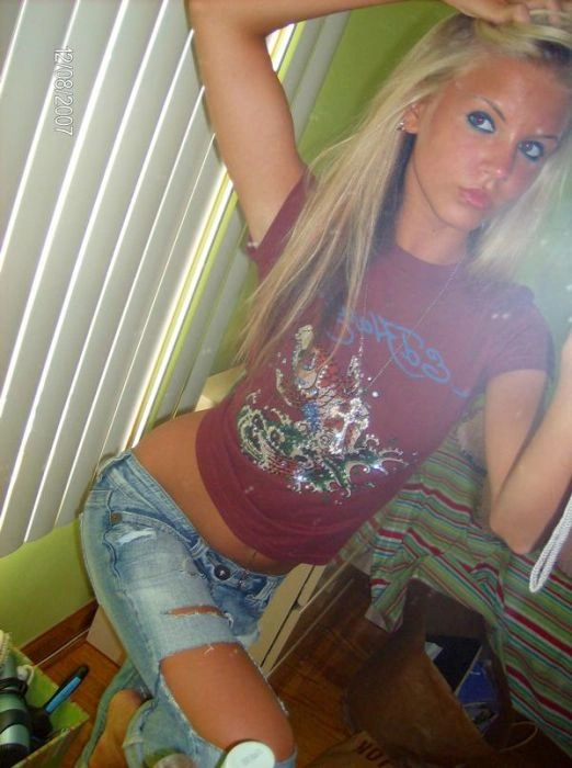 Дівчата фотографують себе в дзеркалі (43 фото) – фото 3