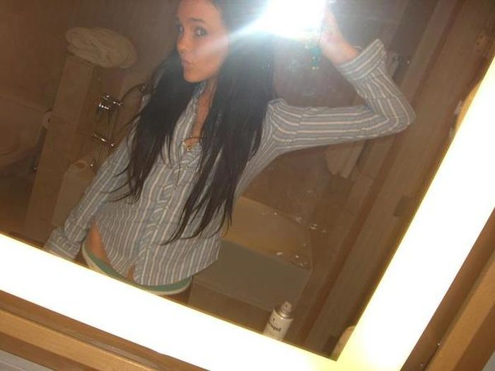 Дівчата фотографують себе в дзеркалі (43 фото) – фото 9