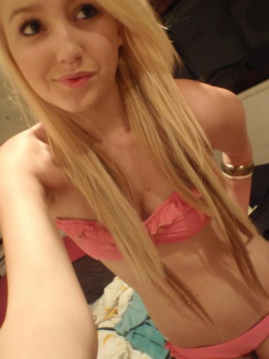 Дівчата фотографують себе в дзеркалі (43 фото) – фото 12