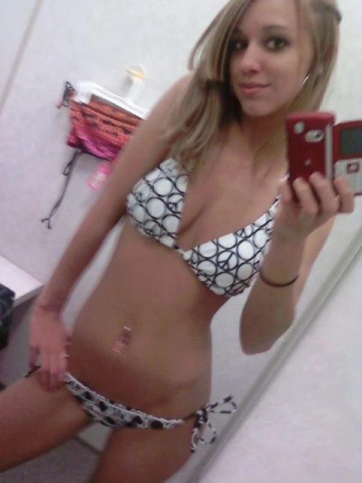 Дівчата фотографують себе в дзеркалі (43 фото) – фото 21