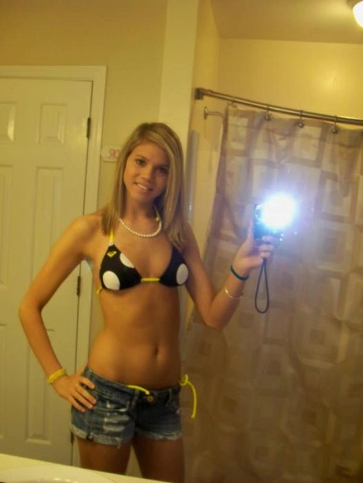 Дівчата фотографують себе в дзеркалі (43 фото) – фото 23