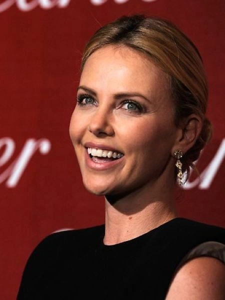 Найкращі зірки, чиї тіла є ідеалом для пацієнтів пластичних хірургів (14 фото) – фото 12