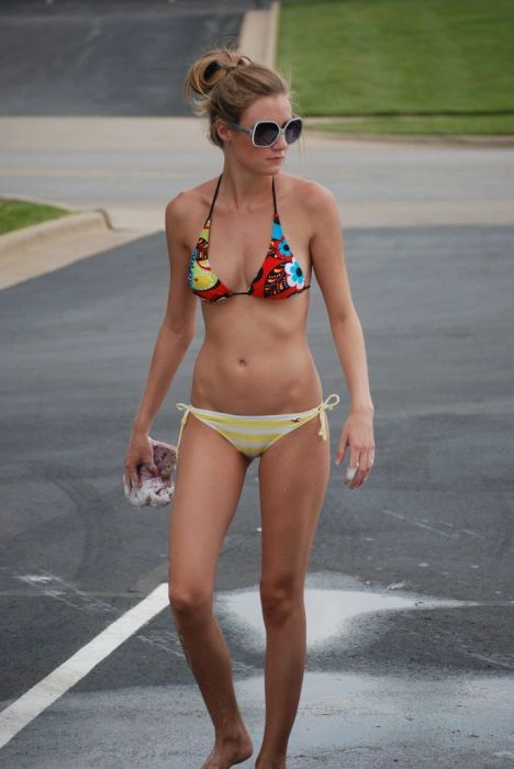 Сексуальні дівчата на автомийці. Частина 2 (64 фото) – фото 48