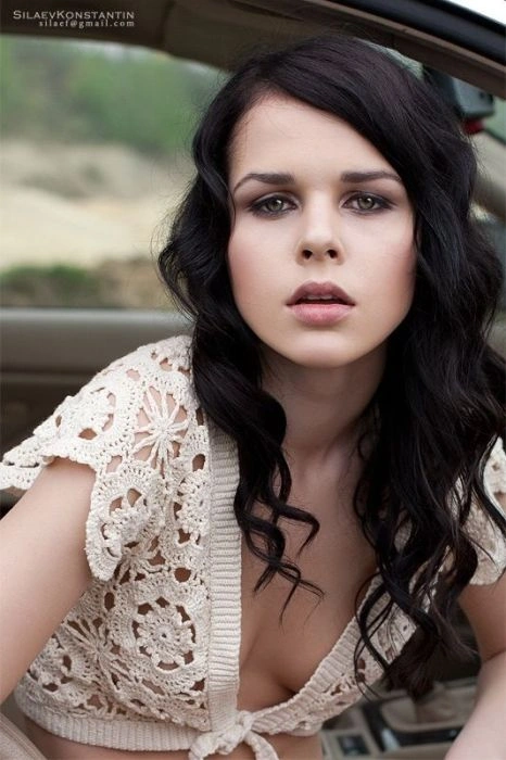 Гарні дівчата фотографуються в авто (92 фото) – фото 56