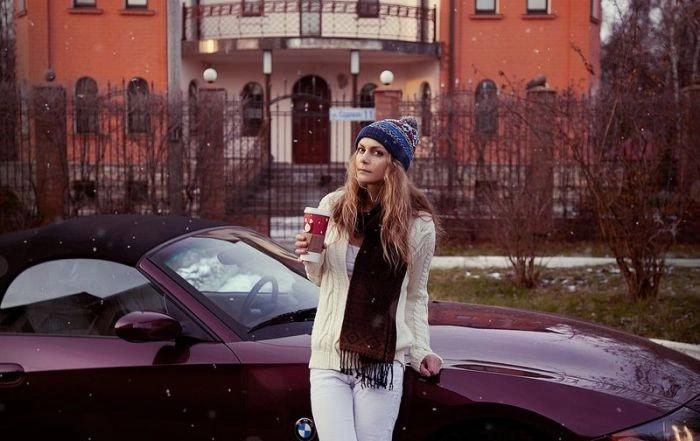 Гарні дівчата фотографуються в авто (92 фото) – фото 67