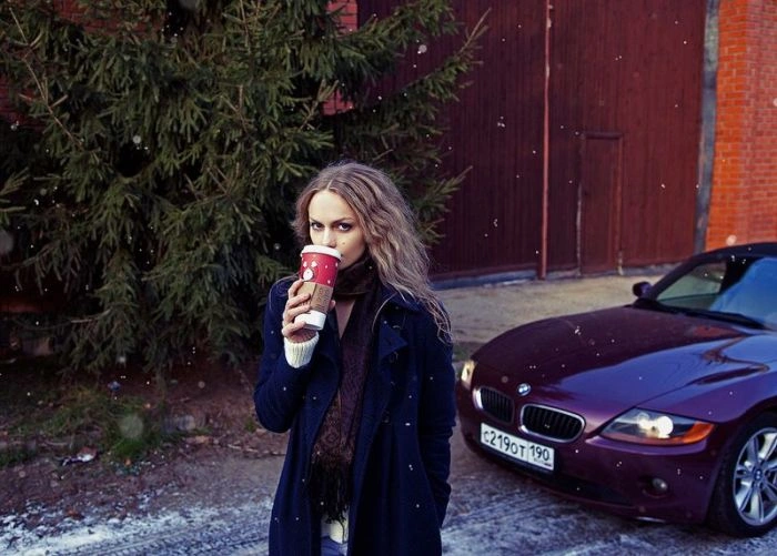 Гарні дівчата фотографуються в авто (92 фото) – фото 68