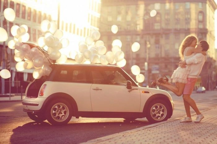 Гарні дівчата фотографуються в авто (92 фото) – фото 71