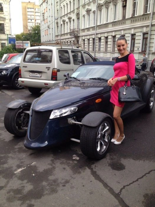 Гарні дівчата фотографуються в авто (92 фото) – фото 85