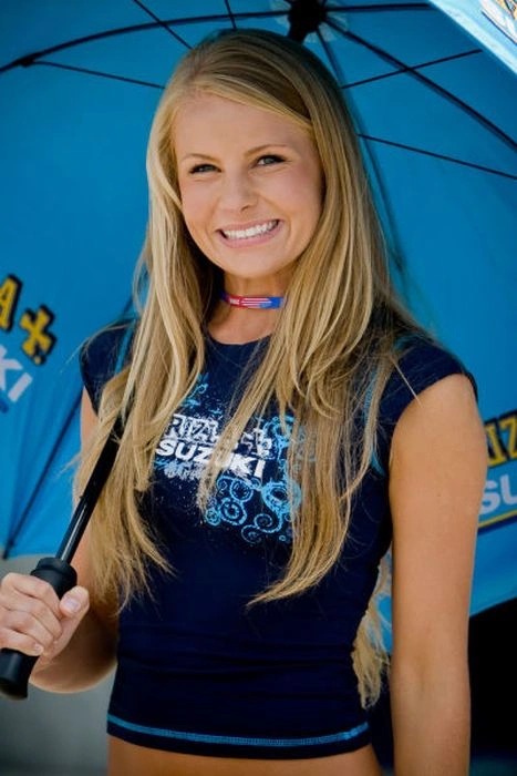 Спортивні дівчата з гонок Формули-1 (101 фото) – фото 59