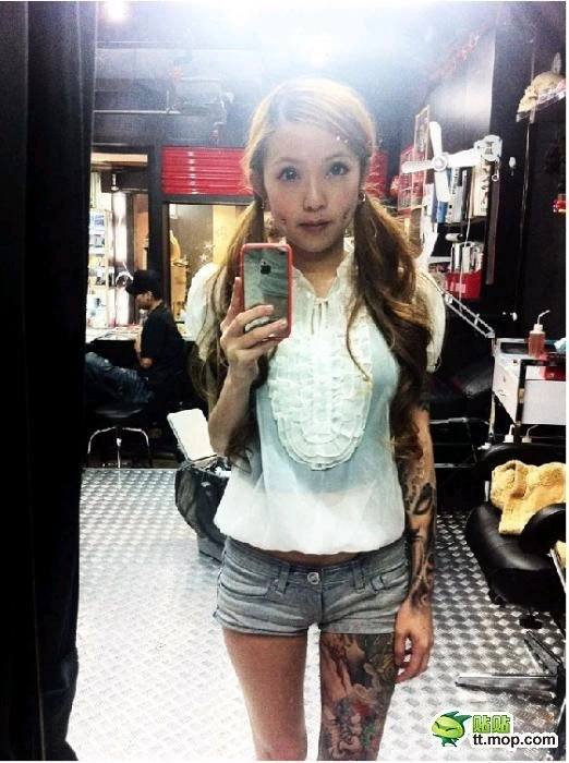 Найсексуальніший майстер татуювання (30 фото) – фото 13