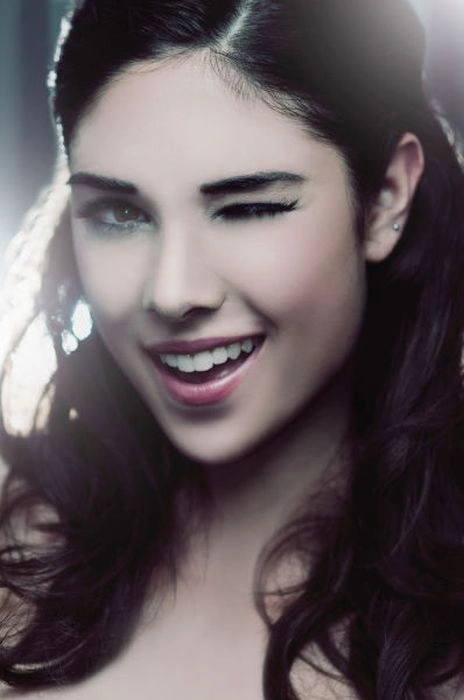 Дівчата підморгують (43 фото) – фото 13