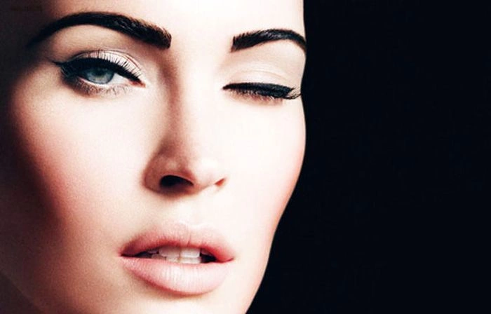 Дівчата підморгують (43 фото) – фото 14