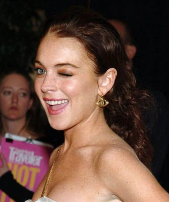 Дівчата підморгують (43 фото) – фото 16