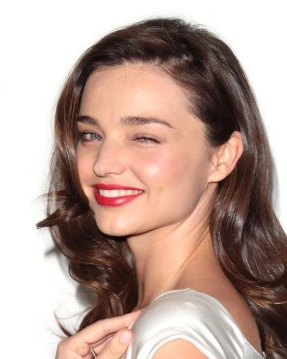 Дівчата підморгують (43 фото) – фото 18