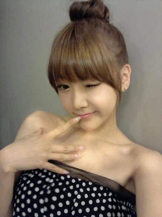 Дівчата підморгують (43 фото) – фото 40