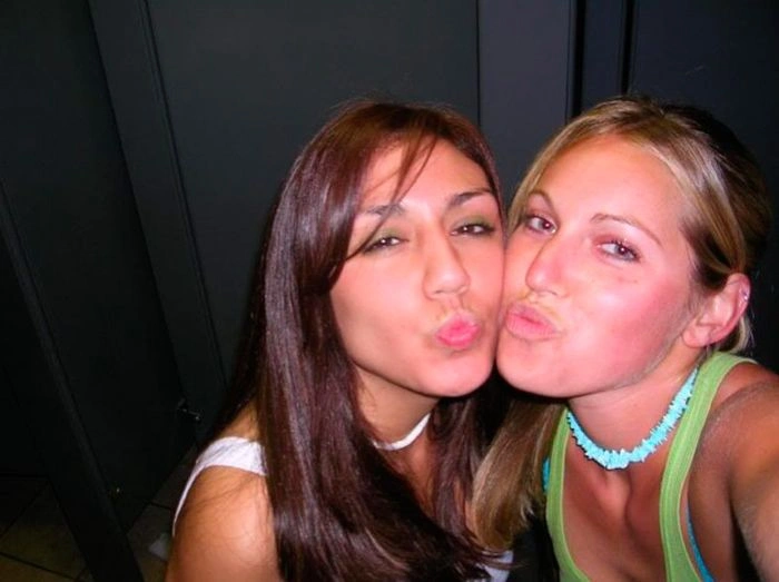 П'яні дівчата розважаються в туалеті (88 фото) – фото 57