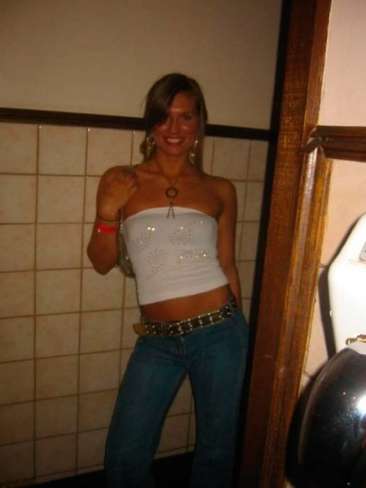 П'яні дівчата розважаються в туалеті (88 фото) – фото 67