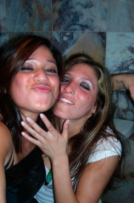 П'яні дівчата розважаються в туалеті (88 фото) – фото 74