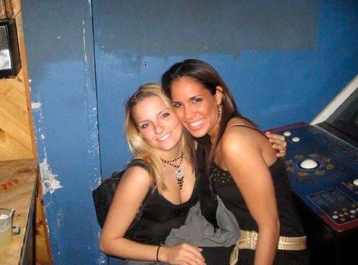 П'яні дівчата розважаються в туалеті (88 фото) – фото 75