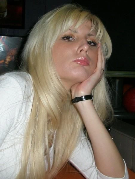 Елегантна співробітниця приймальні Д.А.Медведєва (21 фото) – фото 16