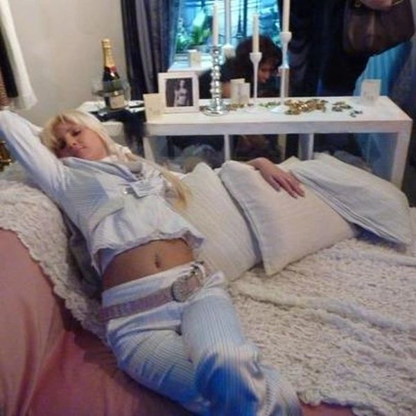 Елегантна співробітниця приймальні Д.А.Медведєва (21 фото) – фото 17