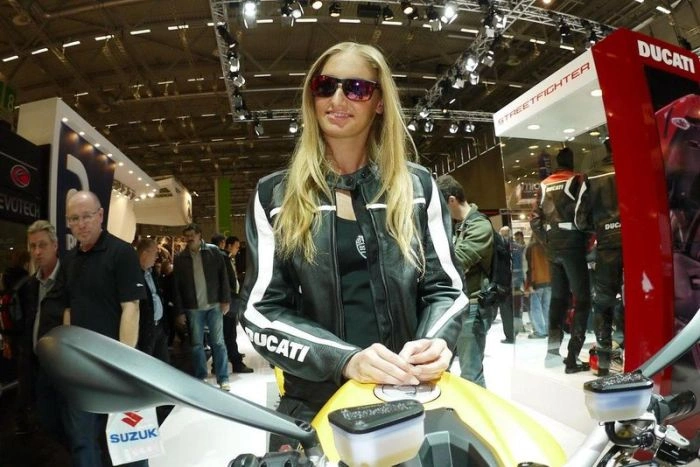 Дівчата з мотовиставки Intermot 2012 (106 фото) – фото 37