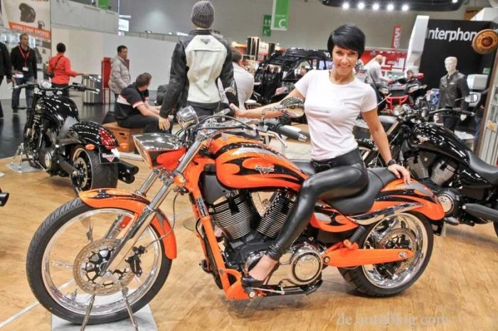 Дівчата з мотовиставки Intermot 2012 (106 фото) – фото 61