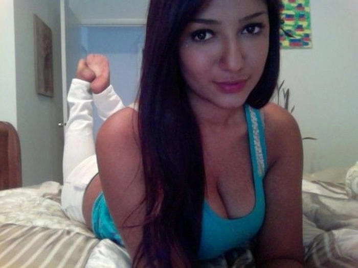 Дівчата фотографують своє відображення (40 фото) – фото 40