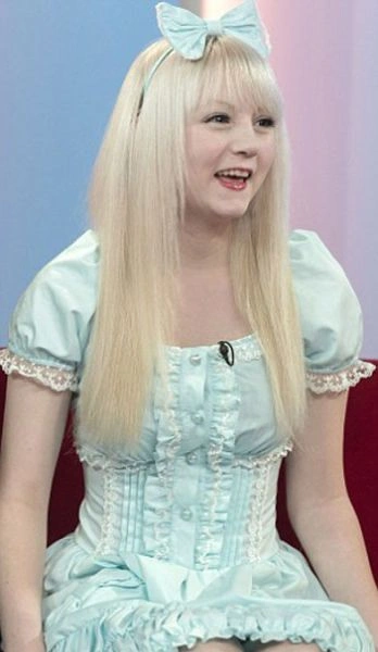 Жива лялька (17 фото) – фото 14